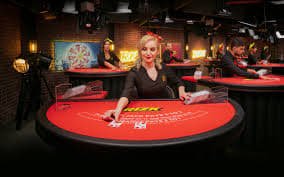 MAX303 Live Casino dealer profesional streaming berkualitas tinggi